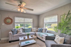 St Pete Getaway with Patio and Yard, 6 Mi to Beach, St Petersburg